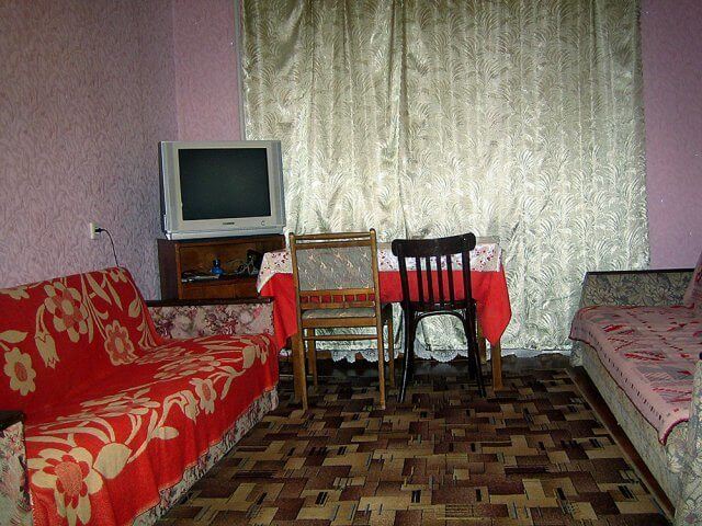 Недорогая однокомнатная квартира на сутки часы недалеко от  ж/д больницы  в Ярославле 